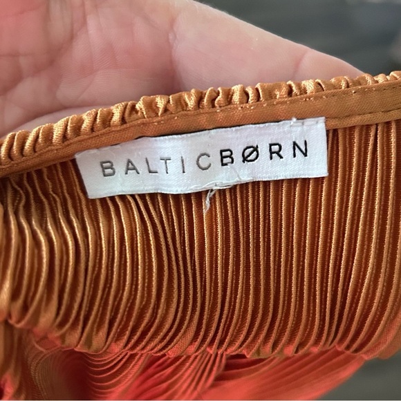 Baltic Born Athena Pleated Maxi Dress in Saffron Rust Sz M - Picture 8 of 8